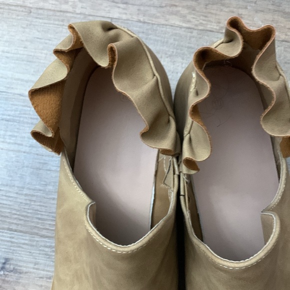 NWOT bootie - Picture 2 of 4